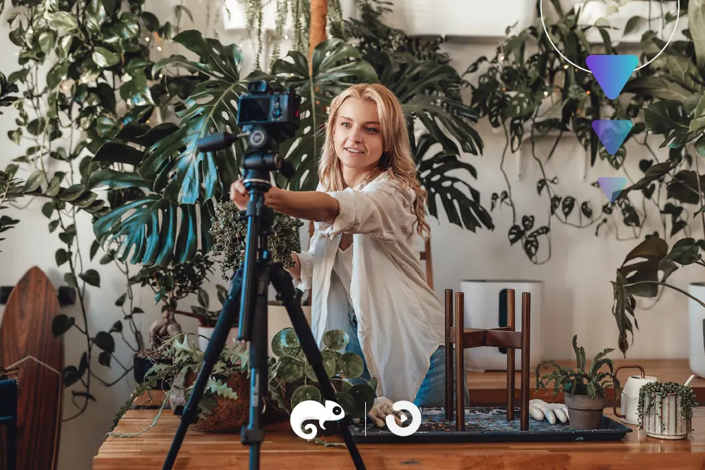 Mujer grabando un video en un set de taller